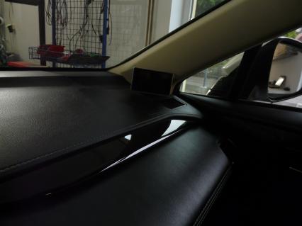 Lexus NX montaż czujników parkowania przód i tył z ekranem Lcd 