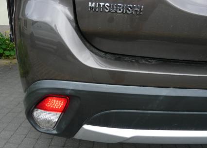 Mitsubishi Outlander III (2015) - lampa przeciwmgielna tył 