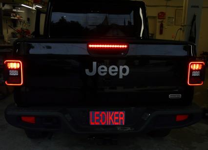 Jeep Gladiator (2021) - modyfikacja tylnych lamp USA > EU
