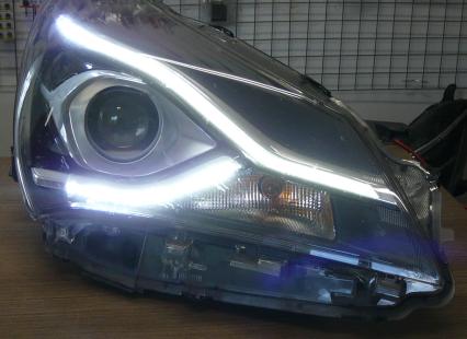 Toyota Yaris III (2018) - regeneracja światłowodów w przednich reflektorach