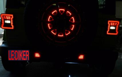 Jeep Wrangler Sahara (2021) - modyfikacja tylnych lamp USA>EU
