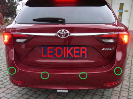 Toyota Avensis - czujniki parkowania przód tył + dodatkowa lampa wsteczna
