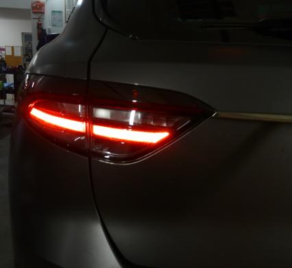 Maserati Levante - modyfikacja konwersja  tylnych lamp USA > EU
