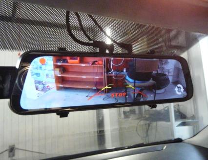 Skoda Octavia - tylna kamera cofania z monitorem w lusterku
