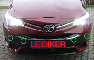 Toyota Avensis  czujniki parkowania przód tył + dodatkowa lampa wsteczna