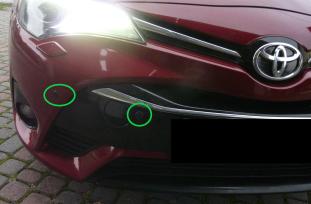Toyota Avensis  czujniki parkowania przód tył + dodatkowa lampa wsteczna